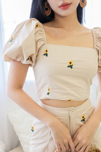 Taylor Bubble Sleeve Embroidery Top (Sand Sunflower)