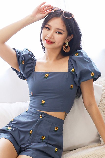Taylor Bubble Sleeve Embroidery Top (Yale Blue Sunflower)