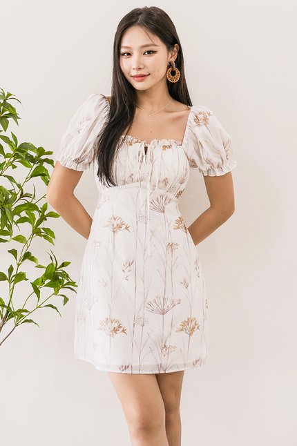 Jovene Padded Pleat Front Dress (Sand Dandelion)