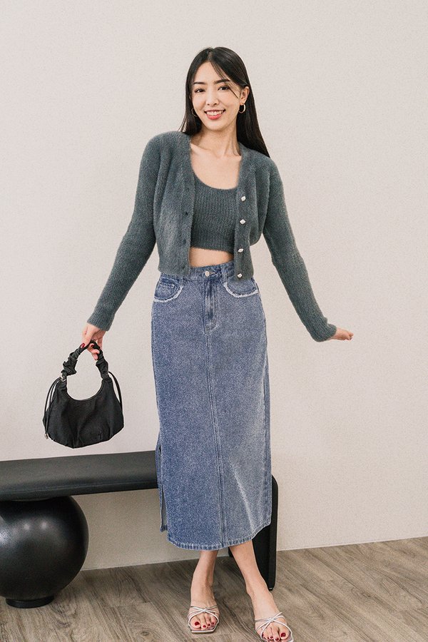 Jessabelle Frayed Pockets Denim Midaxi Skirt (Mid Wash)