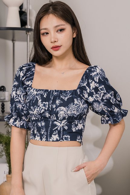 Jayme Padded Puff Sleeve Ruched Top (Navy Tropical)