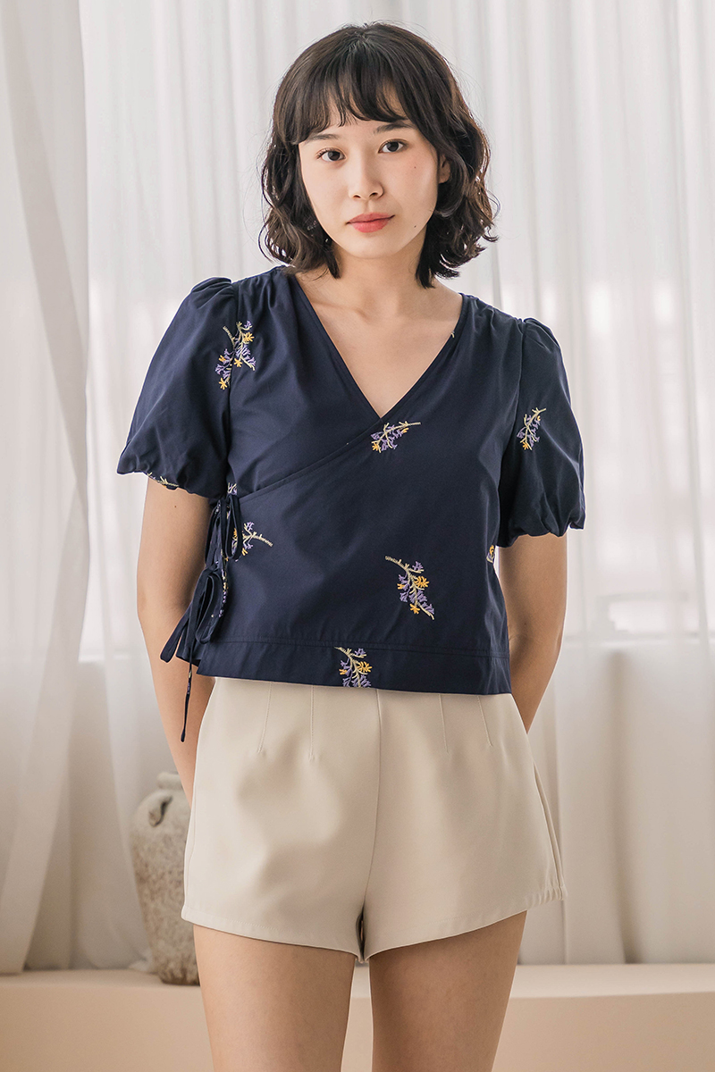 トップス Alma ribbon tops Mira Tie-Ribbon Wrap Top (Navy Embroidery) | Dear Lyla
