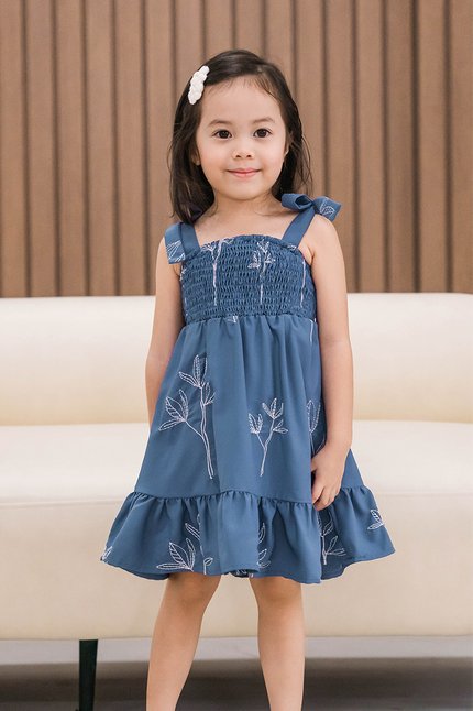 Kids Emmie Tie-Strap Smocked Dress (Blue Spring Bloom)