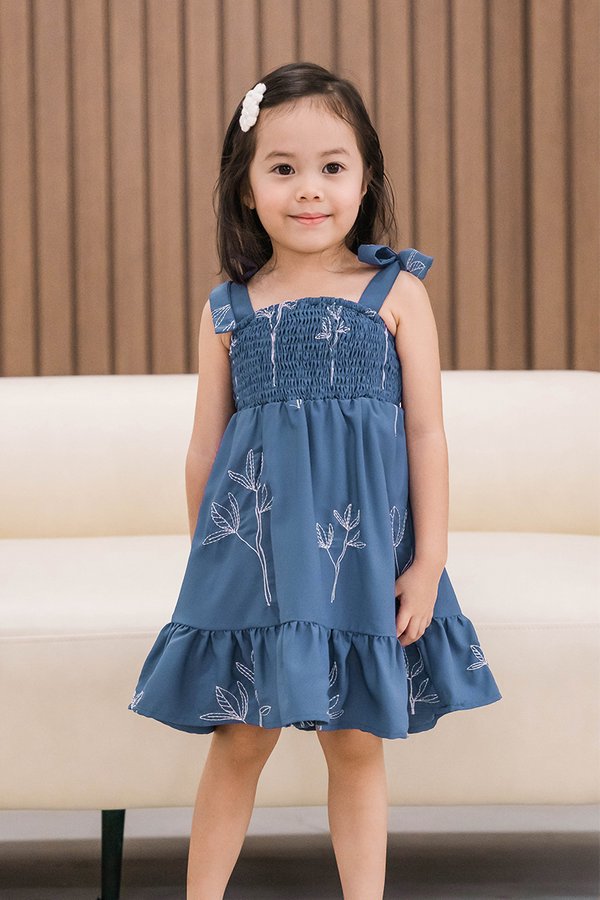 Kids Emmie Tie-Strap Smocked Dress (Blue Spring Bloom)