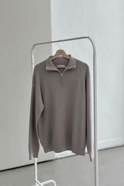 Carl Zipper Long Sleeve Knit Top (Taupe)