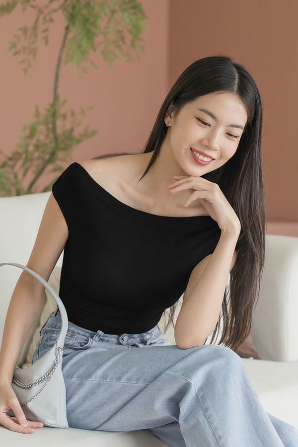 Noelle Padded Off-Shoulder Ruched Top (Black)