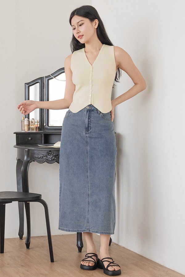 Claud Button Vest Knit Top (Cream)