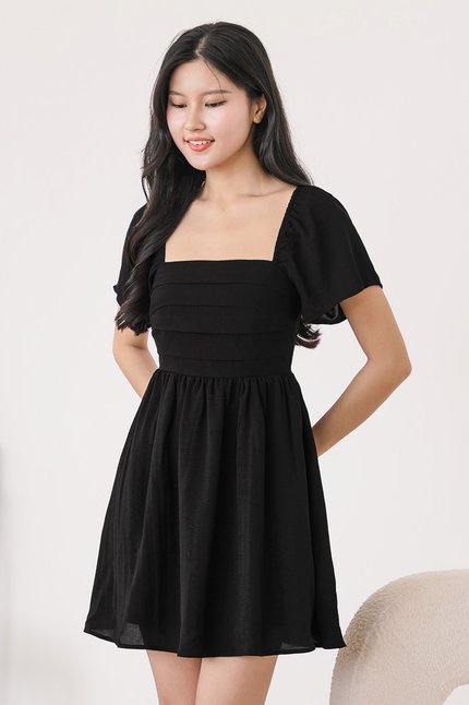 Hera Padded Flutter Sleeve Folds Dress (Black)
