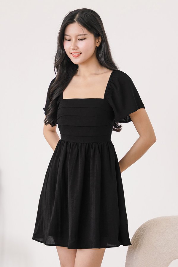 Hera Padded Flutter Sleeve Folds Dress (Black)