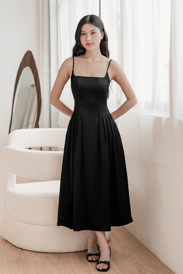 Marilyn Padded Low-Back Midaxi Dress (Black)