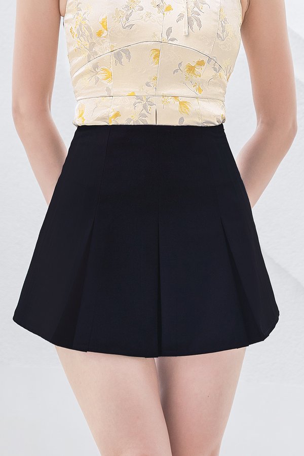 Codey Pleated Flare Skorts (Midnight)