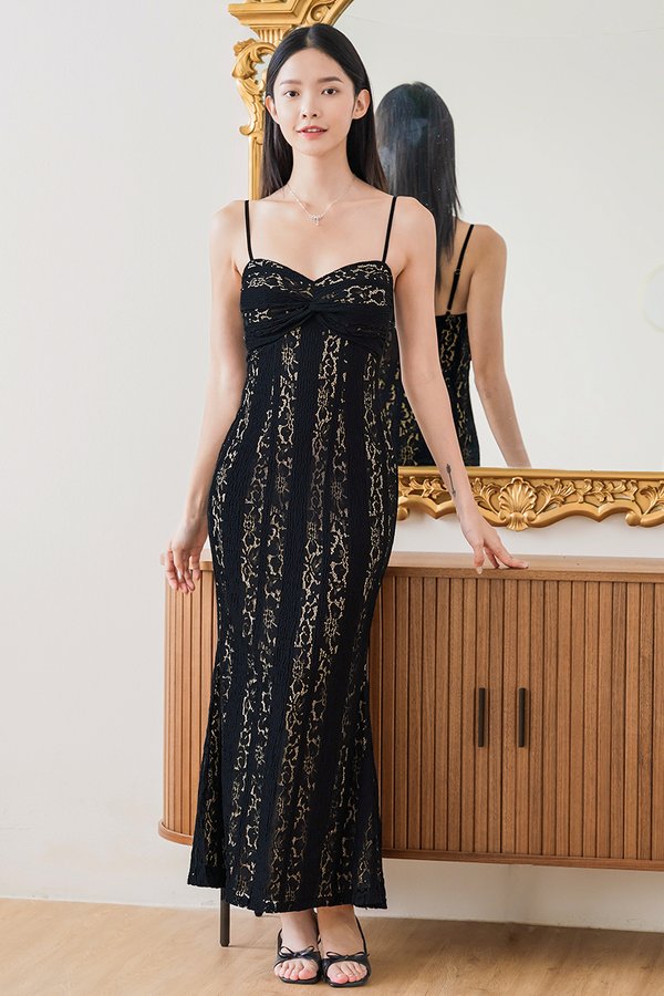 Lacey Padded Sweetheart Mermaid Maxi Dress (Black)
