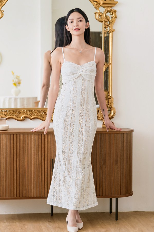 Lacey Padded Sweetheart Mermaid Maxi Dress (White)