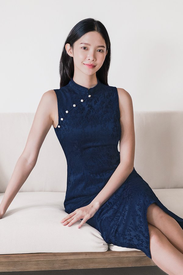 *PREORDER - ETA 31 Dec* 满 Man Padded Cheongsam Midaxi Dress (Navy Springleaf)