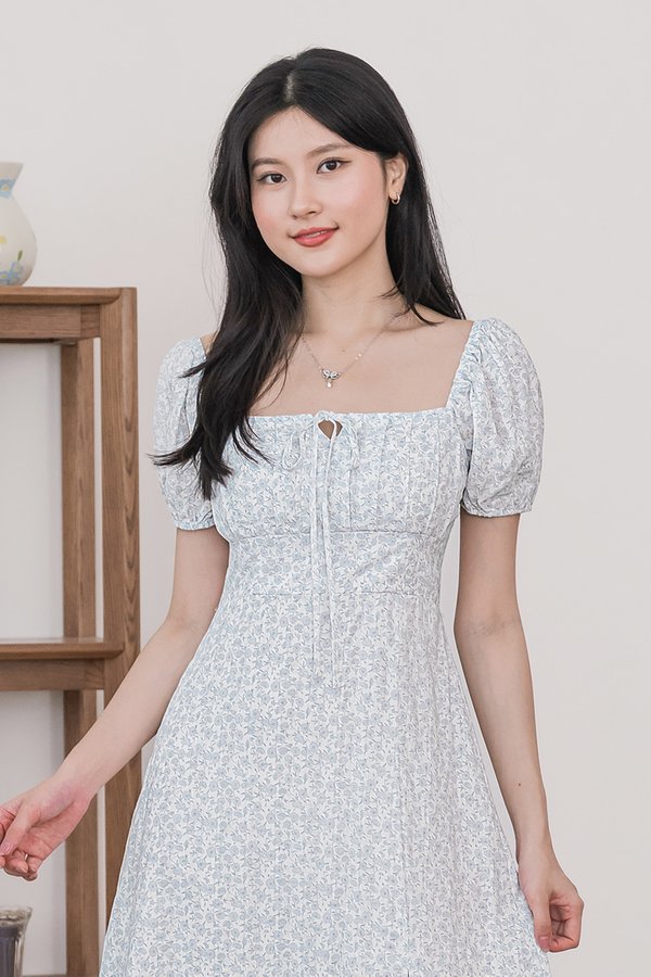 Johanna Padded Pleat Front Slit Midi Dress (Bleu Blooms)