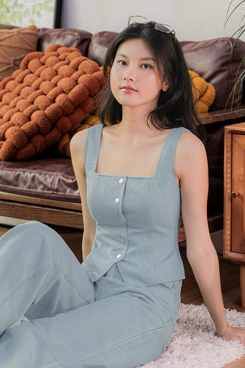 *RESTOCKED* Linsey Padded Denim Button Top (Light Wash) | Dear Lyla