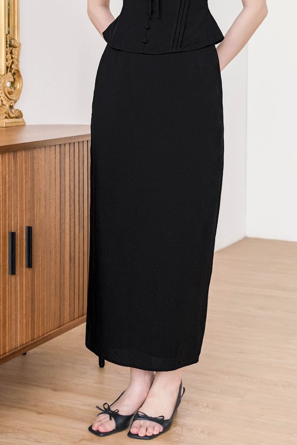 Cleo Back Slit Midaxi Skirt (Black)