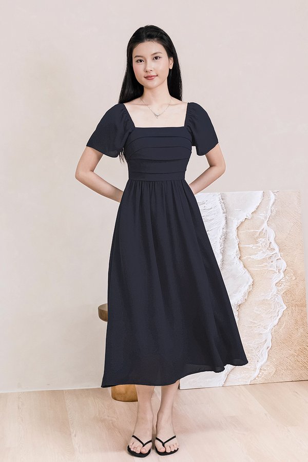 Heather Padded Flutter Sleeve Folds Midi Dress V3 (Midnight)