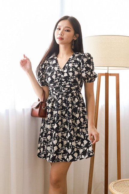 Diane Puff Sleeve Ruched Dress (Black Floral)