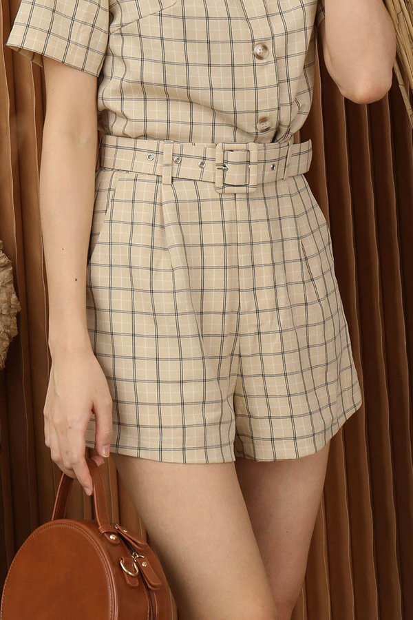 Hayden Belted Shorts (Sand Checkered)